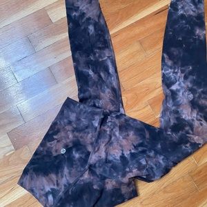 Lululemon legging size 4. Slight pilling on waistband